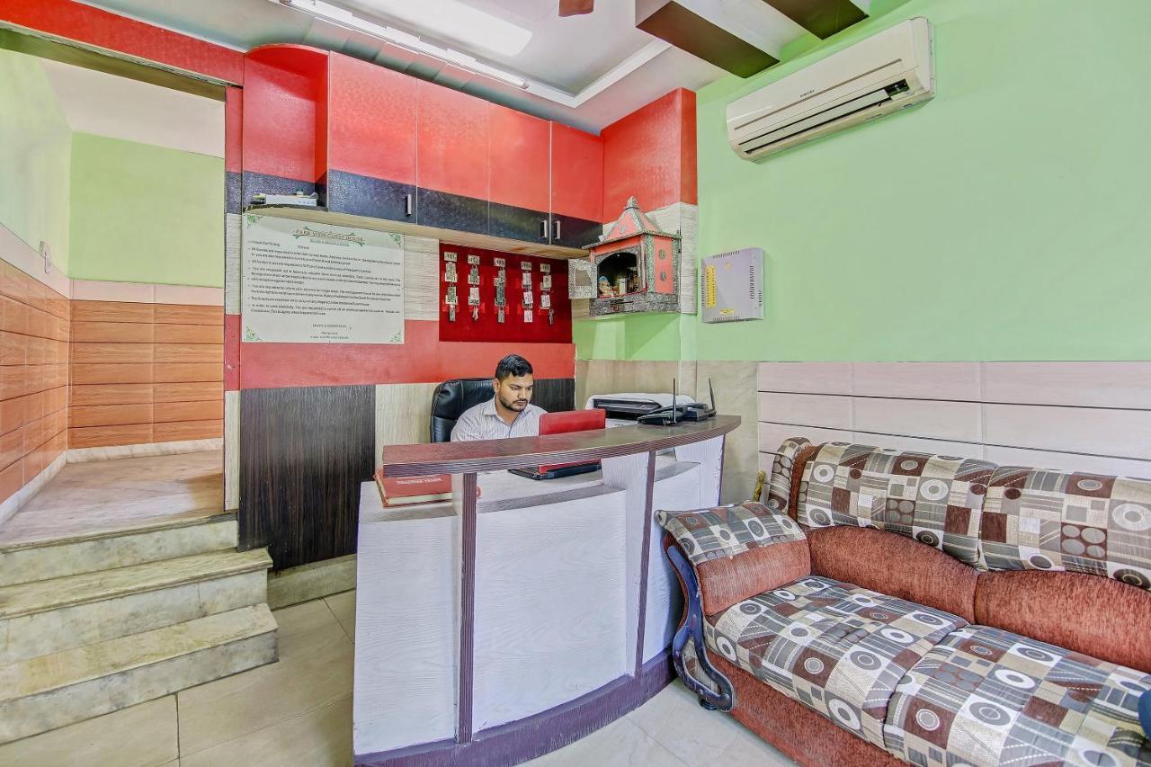 Oyo Park View Guest House Near Edm Mall Yeni Delhi Dış mekan fotoğraf