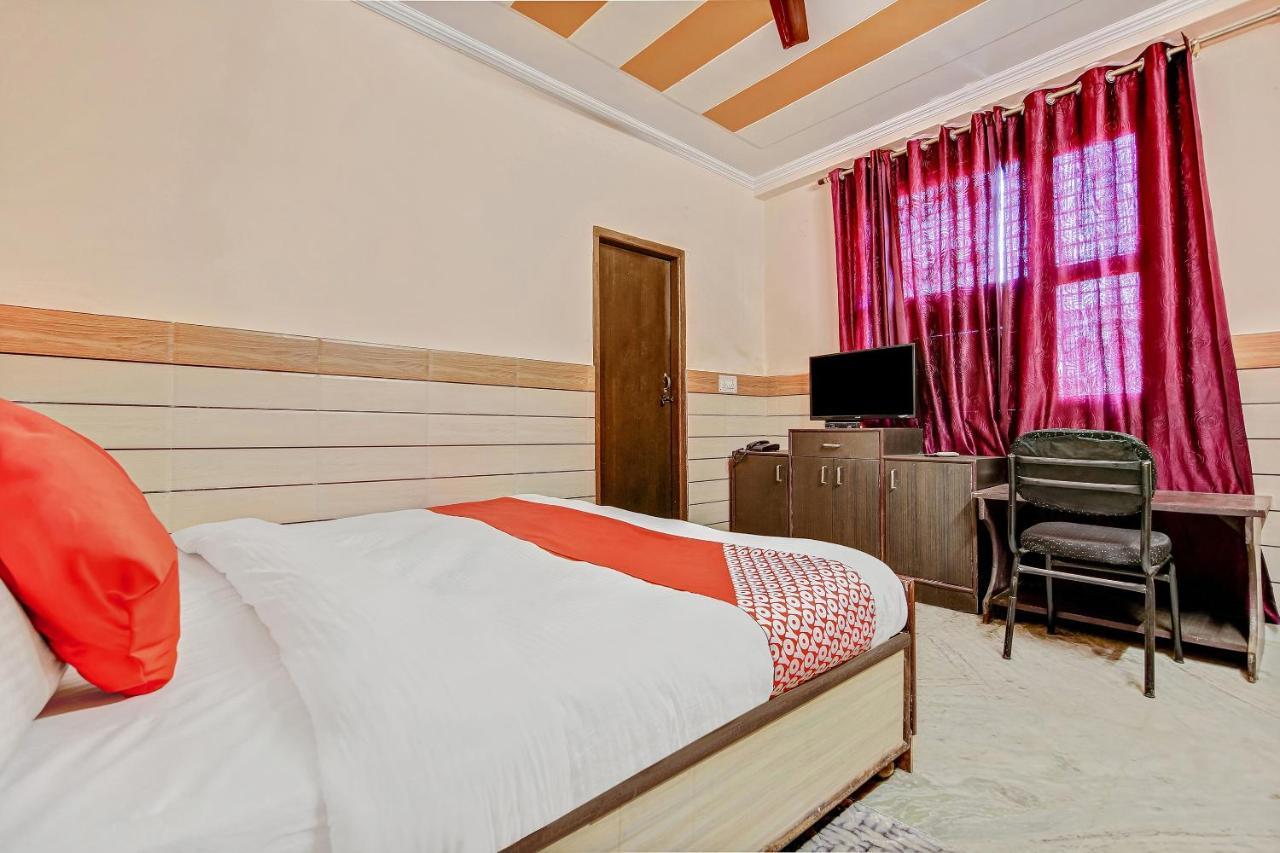 Oyo Park View Guest House Near Edm Mall Yeni Delhi Dış mekan fotoğraf