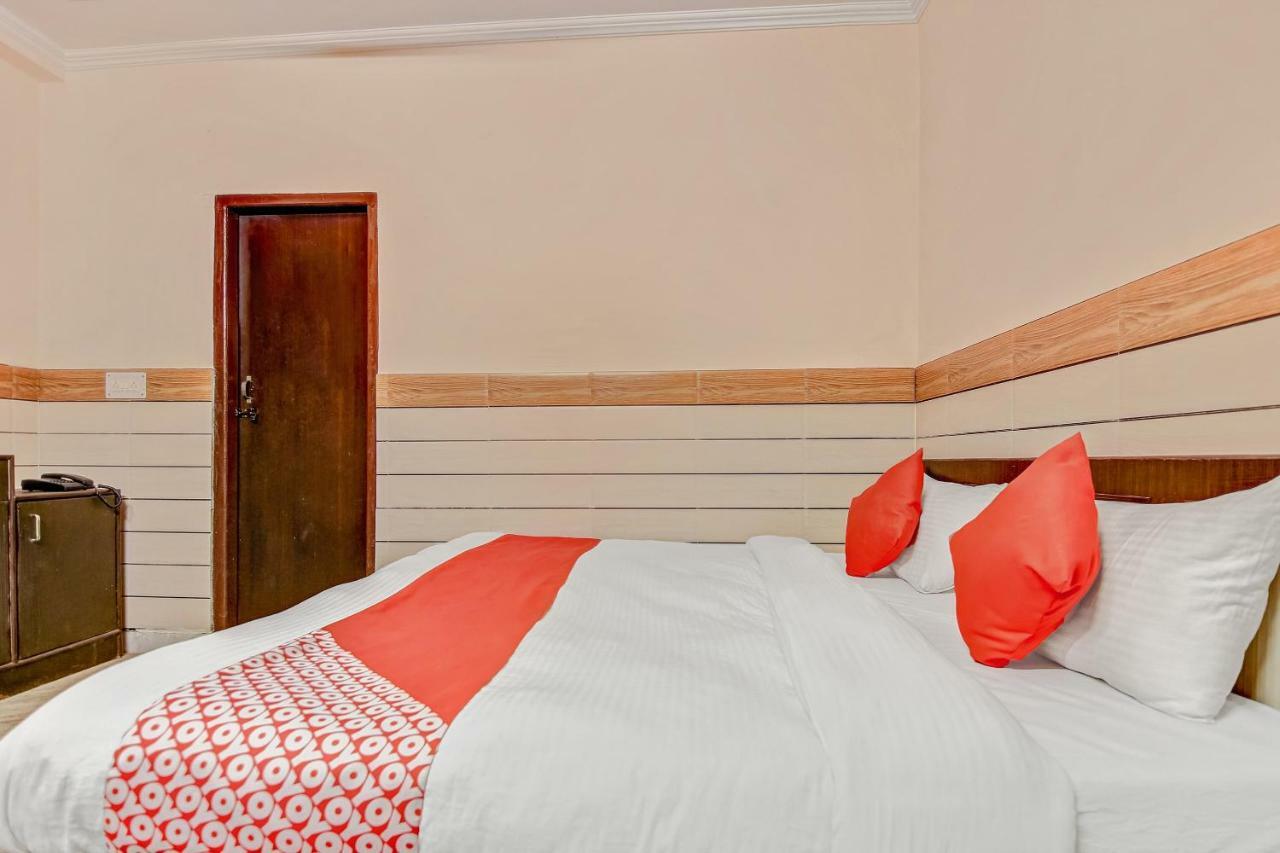Oyo Park View Guest House Near Edm Mall Yeni Delhi Dış mekan fotoğraf